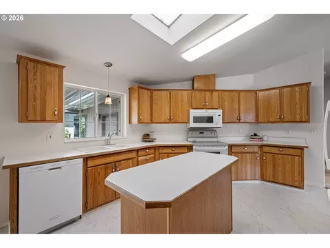 3220 Crescent Ave #39, Eugene, OR 97408 photo 10