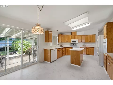3220 Crescent Ave #39, Eugene, OR 97408 photo 3