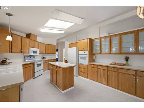 3220 Crescent Ave #39, Eugene, OR 97408 photo 9