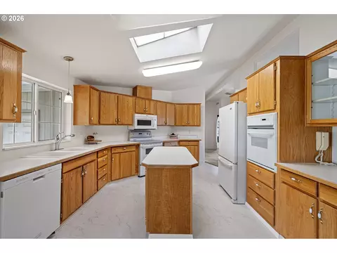 3220 Crescent Ave #39, Eugene, OR 97408 photo 12