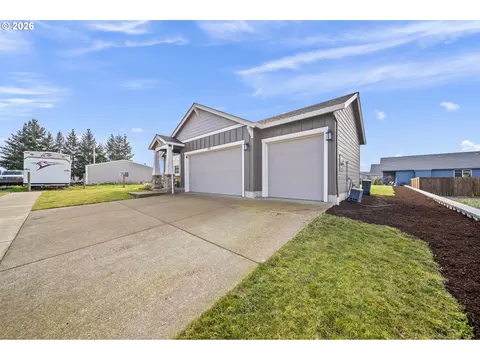 900 Marie St, Mount Angel, OR 97362