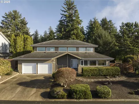 1060 NE 7th Dr, Newport, OR 97365