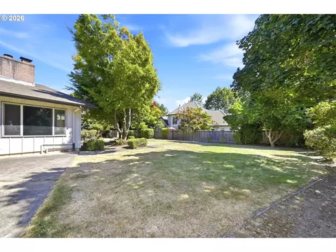 Exterior - 3585 Walton Ln, Eugene, OR 97408 photo 7 of 10