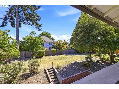 Exterior - 3585 Walton Ln, Eugene, OR 97408 photo 3 of 10