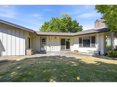Exterior - 3585 Walton Ln, Eugene, OR 97408 photo 6 of 10