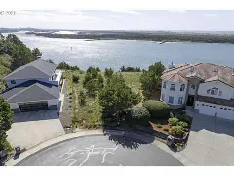 59 Shoreline Dr #59, Florence, OR 97439