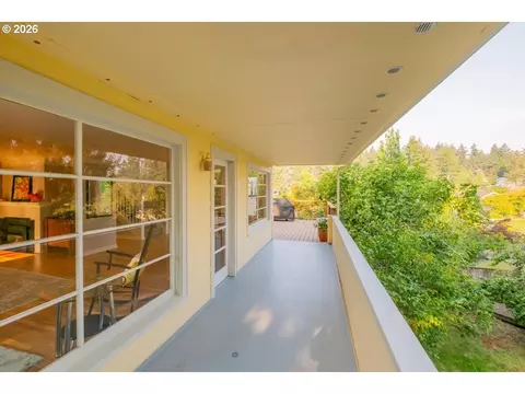 Exterior - 515 Fulvue Dr, Eugene, OR 97405 photo 6 of 7