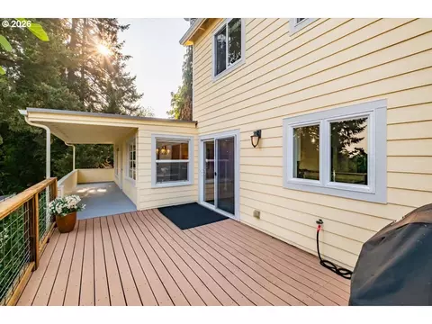 Exterior - 515 Fulvue Dr, Eugene, OR 97405 photo 5 of 7