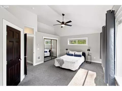 Bedroom - 515 Fulvue Dr, Eugene, OR 97405 photo 1 of 6