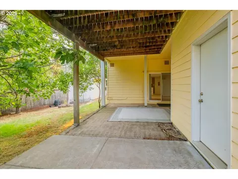 Exterior - 515 Fulvue Dr, Eugene, OR 97405 photo 7 of 7