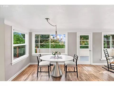 Dining - 515 Fulvue Dr, Eugene, OR 97405 photo 1 of 1
