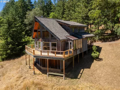 670 Old Homestead Rd, Oakland, OR 97462