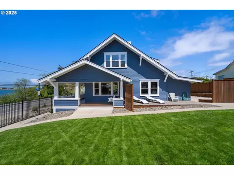 363 S Empire Blvd, Coos Bay, OR 97420