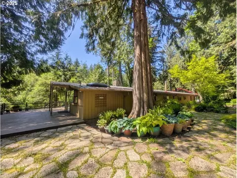 21313 E Blue Jay Ln, Brightwood, OR 97011