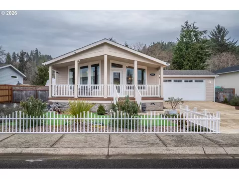 1060 Cedar Loop, Lakeside, OR 97449