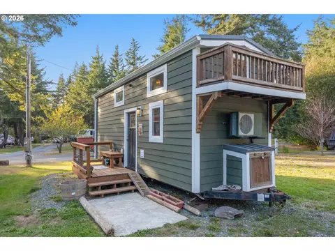 42764 Port Orford Loop Rd # 10, Port Orford, OR 97465