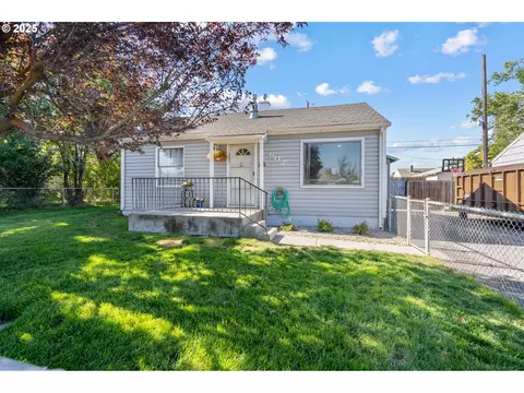 602 E Sunset Dr, Hermiston, OR 97838
