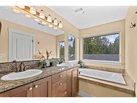 Bath - 5579 SE Old Woods Loop, Gresham, OR 97080 photo 2 of 2