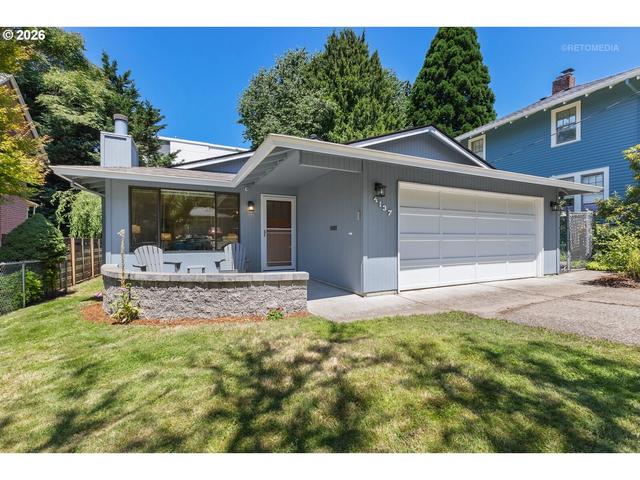 4137 SE Ivon St, Portland, OR 97202