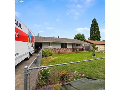 1510 NW Lester St, Roseburg, OR 97471