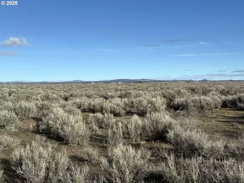 rocking horse ln, Christmas Valley, OR 97641