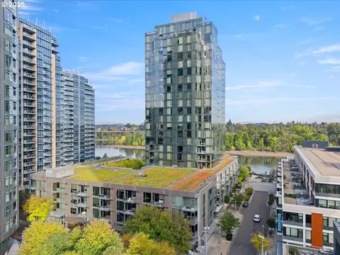 841 S Gaines St #325, Portland, OR 97239