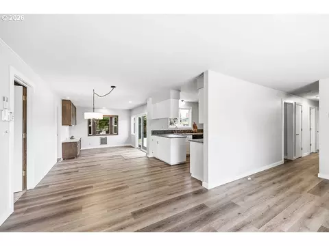 Living - 3470 Hyacinth St, Eugene, OR 97404 photo 1 of 10