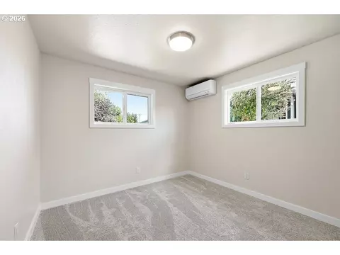 Bedroom - 3470 Hyacinth St, Eugene, OR 97404 photo 4 of 7