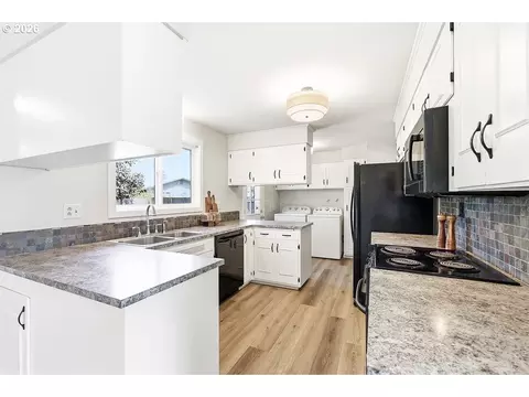 Kitchen - 3470 Hyacinth St, Eugene, OR 97404 photo 1 of 3