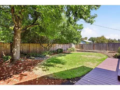Exterior - 3470 Hyacinth St, Eugene, OR 97404 photo 7 of 8
