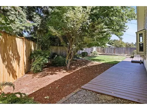 Exterior - 3470 Hyacinth St, Eugene, OR 97404 photo 8 of 8