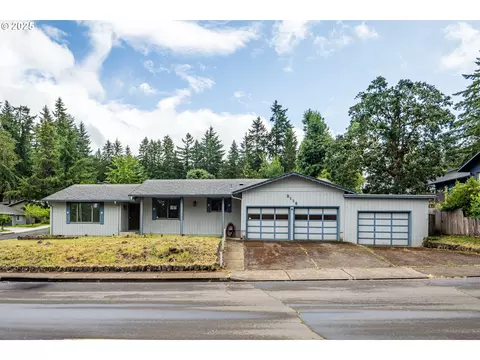 2115 W Harrison Ave, Cottage Grove, OR 97424