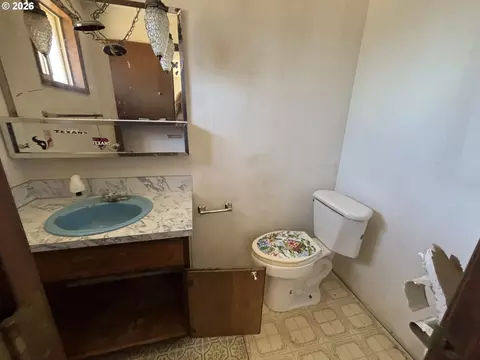 1164 Elizabeth St, Eugene, OR 97402 photo 4