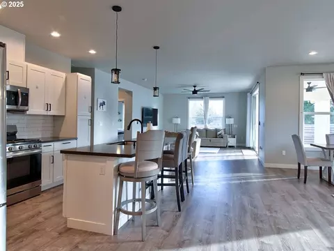 Kitchen - 1701 S Alpine St, Cornelius, OR 97113 photo 1 of 6