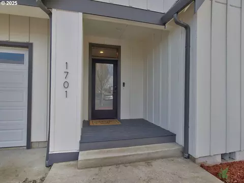 Exterior - 1701 S Alpine St, Cornelius, OR 97113 photo 5 of 9