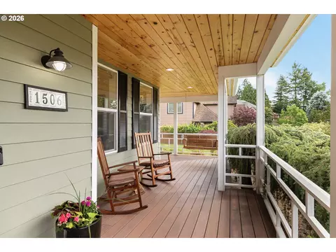 Exterior - 1506 NW Beech St, Camas, WA 98607 photo 3 of 10