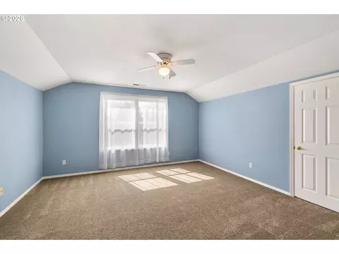 Bedroom - 1506 NW Beech St, Camas, WA 98607 photo 5 of 6