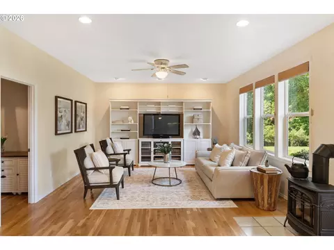 Living - 1506 NW Beech St, Camas, WA 98607 photo 3 of 5
