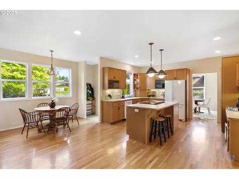 Kitchen - 1506 NW Beech St, Camas, WA 98607 photo 5 of 5