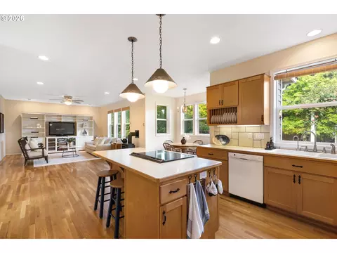 Kitchen - 1506 NW Beech St, Camas, WA 98607 photo 1 of 5