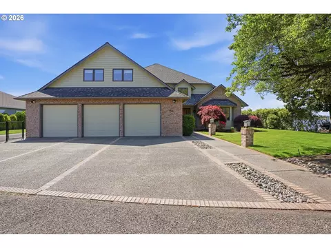 954 S A St, Washougal, WA 98671