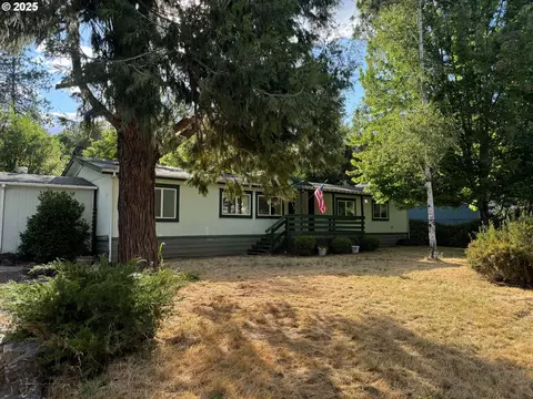 453 Sandra Ct, Canyonville, OR 97417