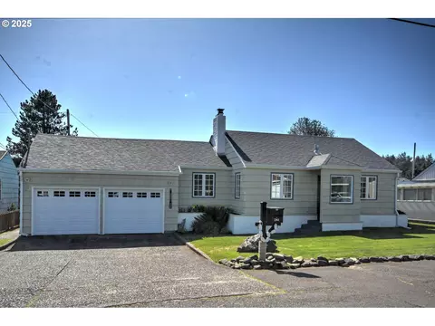 2361 S Downing St, Seaside, OR 97138