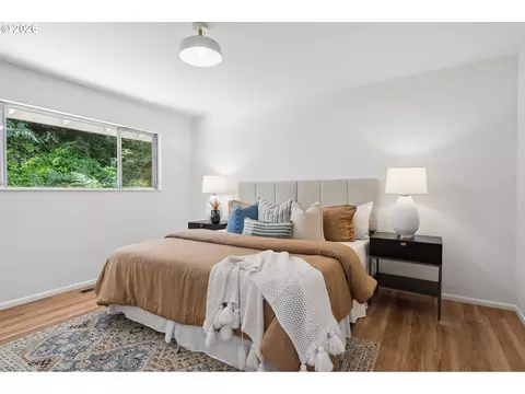 Bedroom - 860 NW Battaglia Ave, Gresham, OR 97030 photo 1 of 7