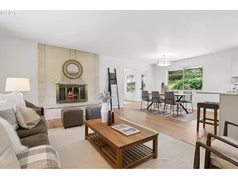 Living - 860 NW Battaglia Ave, Gresham, OR 97030 photo 2 of 12