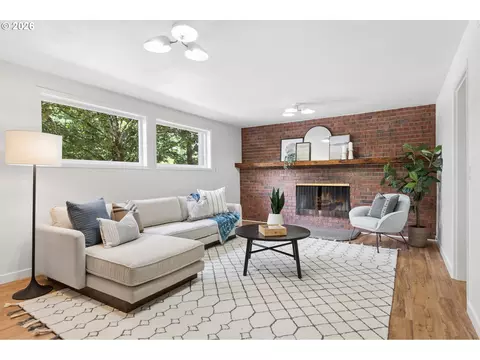 Living - 860 NW Battaglia Ave, Gresham, OR 97030 photo 9 of 12