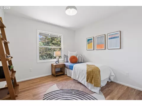 Bedroom - 860 NW Battaglia Ave, Gresham, OR 97030 photo 6 of 7
