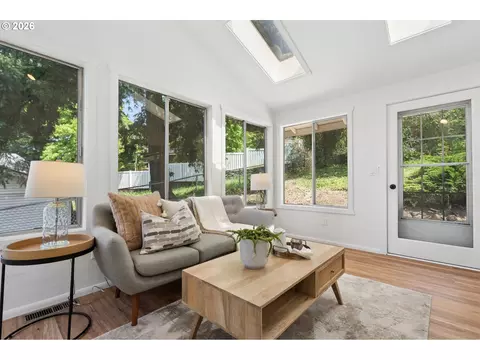 Living - 860 NW Battaglia Ave, Gresham, OR 97030 photo 7 of 12