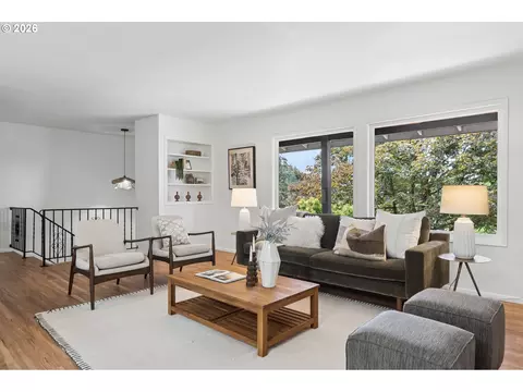 Living - 860 NW Battaglia Ave, Gresham, OR 97030 photo 3 of 12