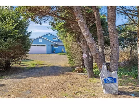 32800 Kilgore Rd, Gold Beach, OR 97444